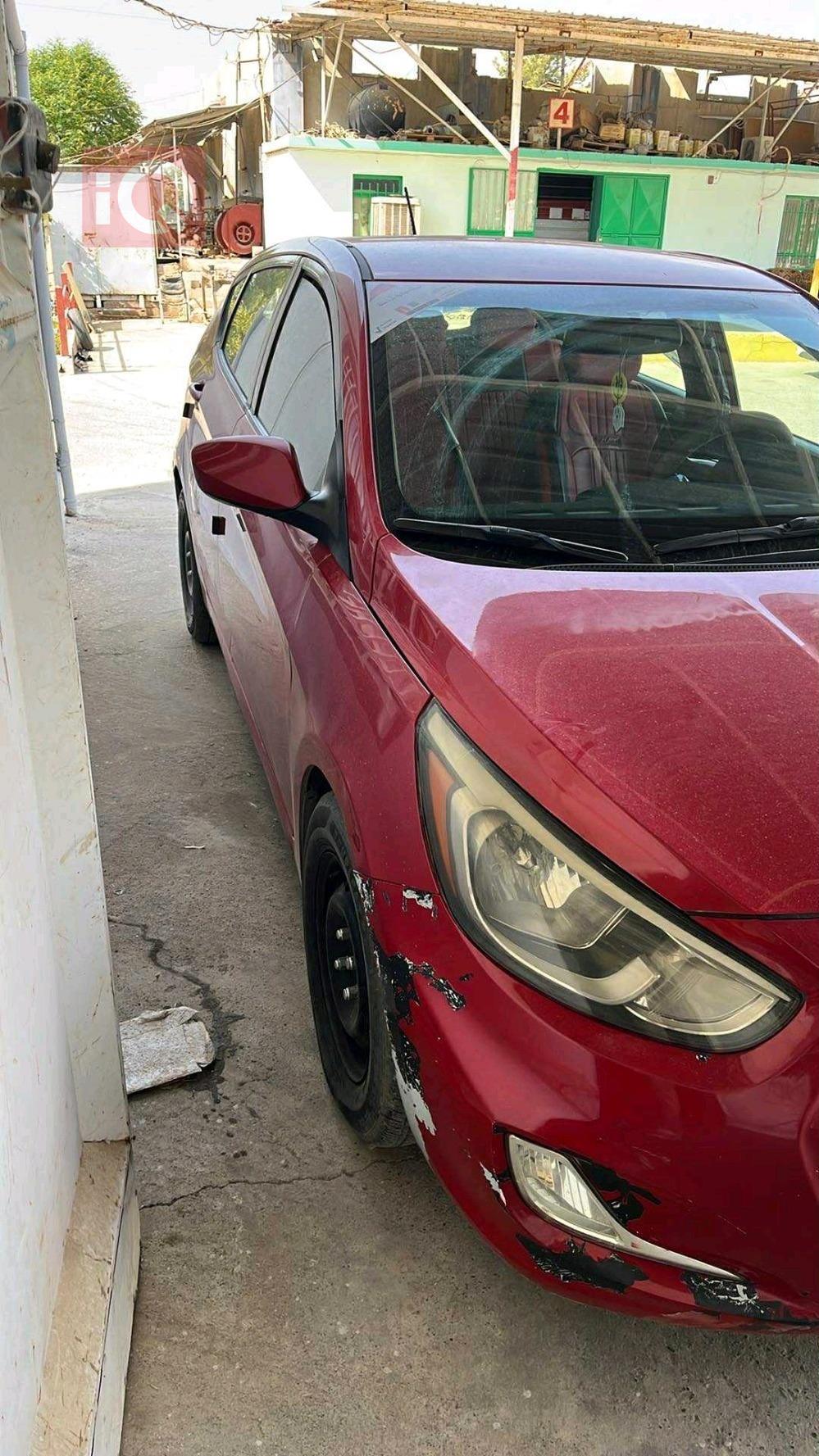 هیوندای ئەکسنت هاچباک